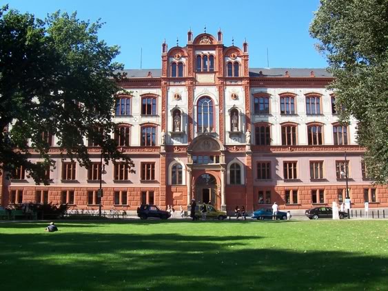 Hauptgebäuder der Uni Rostock